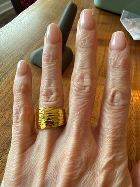 Ellie Vail- Gold Textured Wide Band Ring - size 5